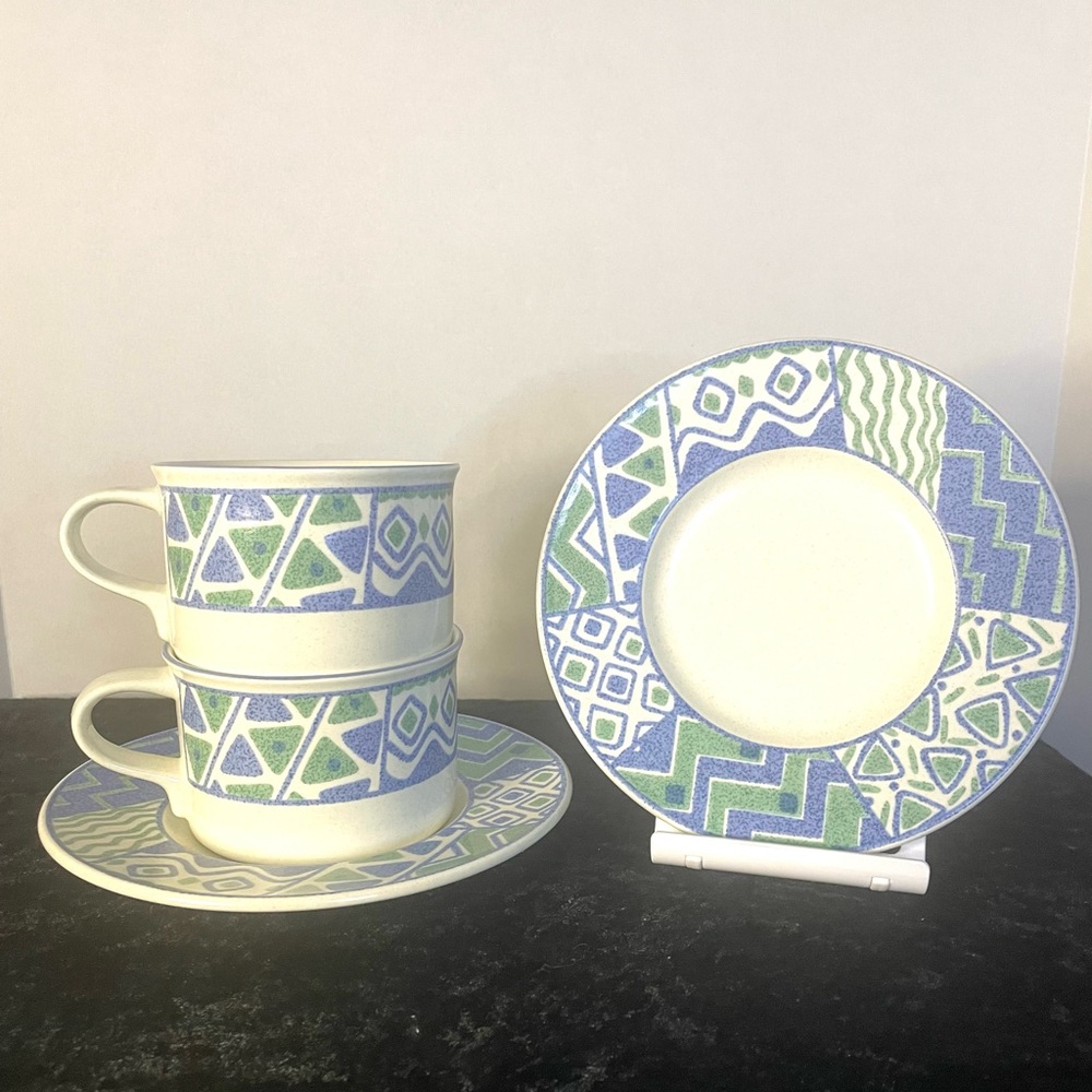 Mikasa Intaglio CAA12 TEMPO 4-pc Cup & Saucer Set White Blue Green Contemporary